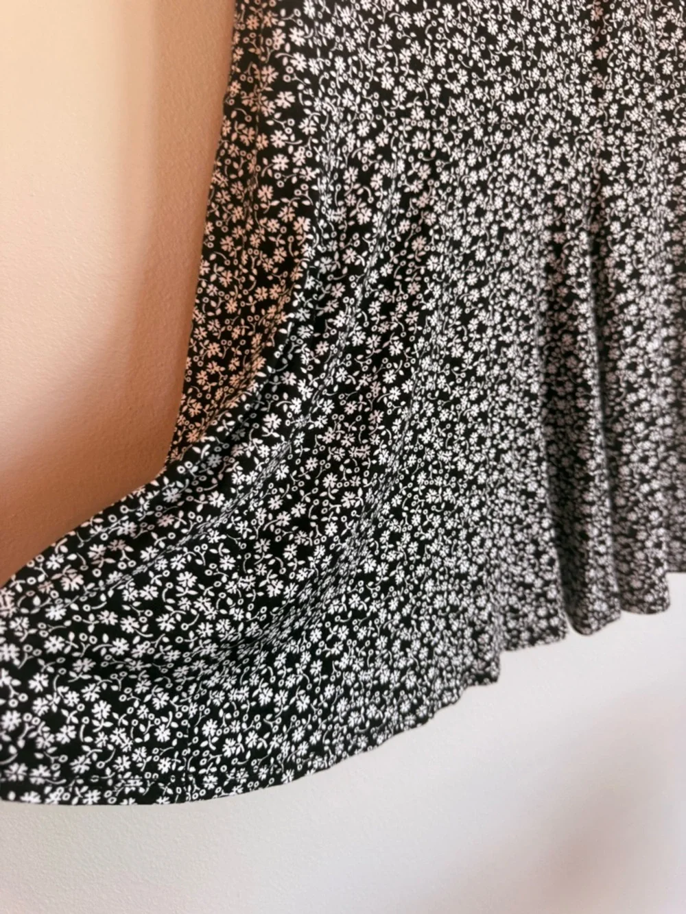 Free People Check It Mini Dress NWT Size M Black White Ditsy Floral Open Back - Picture 9 of 12